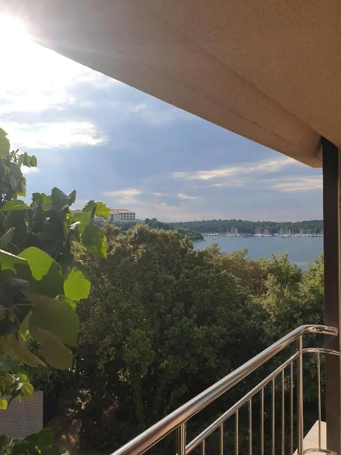 Apartments Seafront Villa Pula Kroatien