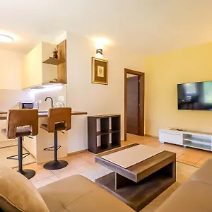 Primo - Apartment Pula