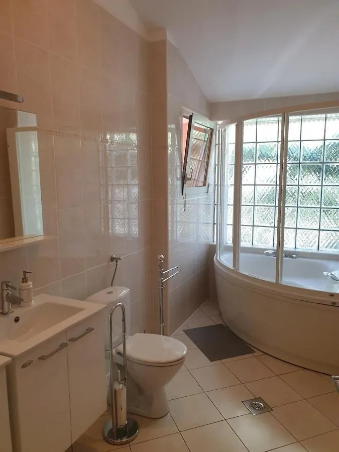 Apartments Seafront Villa Pula