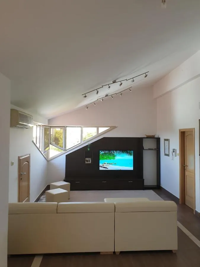 Apartments Seafront Villa Pula 0*,