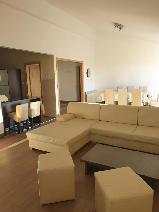 Apartments Seafront Villa Pula