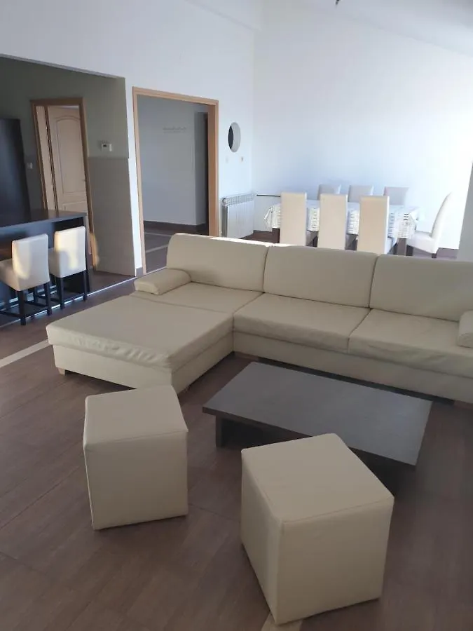 Apartments Seafront Villa Pula