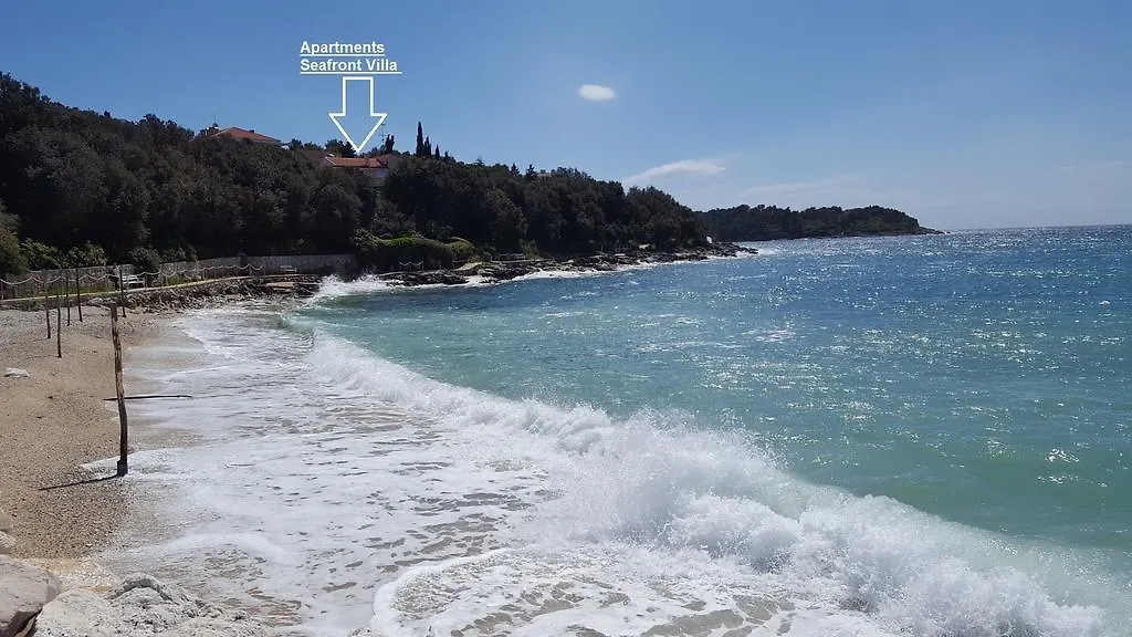 Apartments Seafront Villa Pula